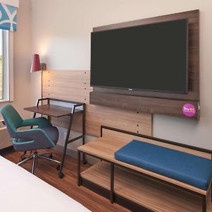 King Room Bath Tub Mobility Access
